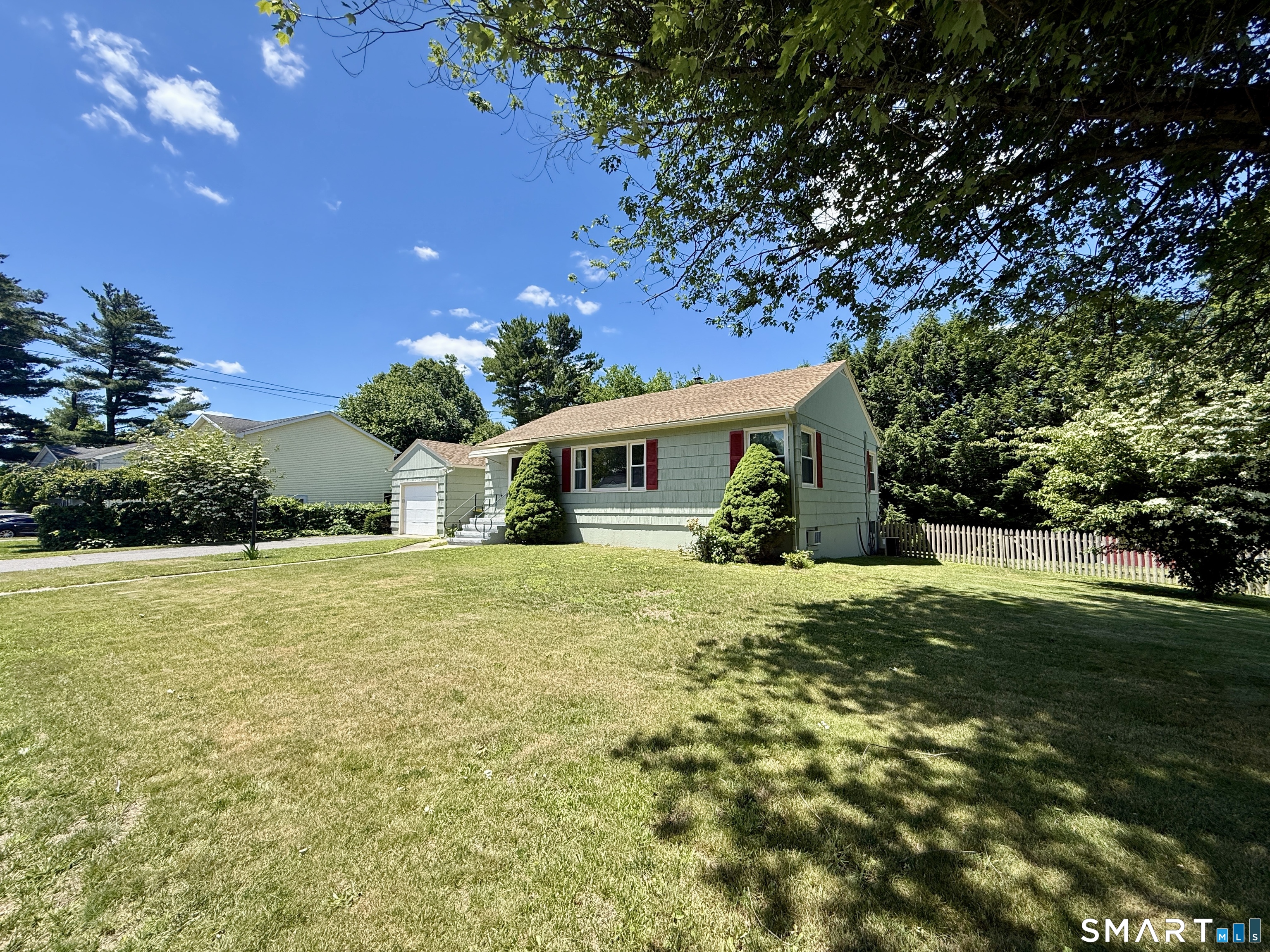 100 Decicco Road Waterbury, CT 06705 - Photo 3 of 34