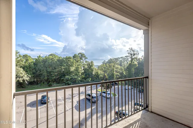 $185,000 | 2501 Bienville Boulevard, Unit 135, Ocean Springs, MS 39564