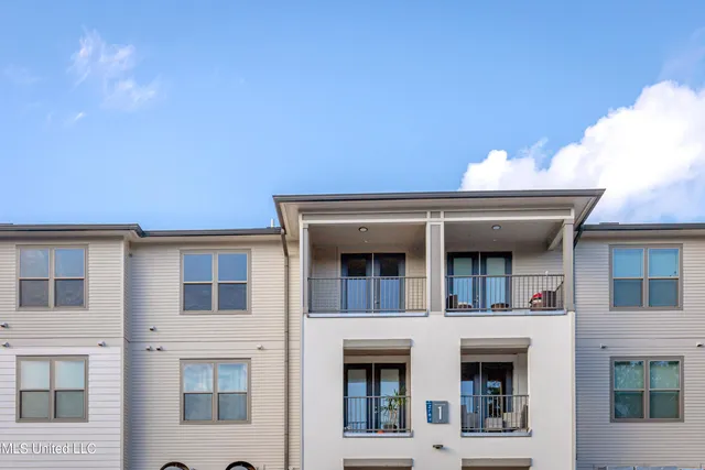 $185,000 | 2501 Bienville Boulevard, Unit 135, Ocean Springs, MS 39564