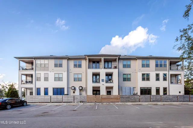 $185,000 | 2501 Bienville Boulevard, Unit 135, Ocean Springs, MS 39564