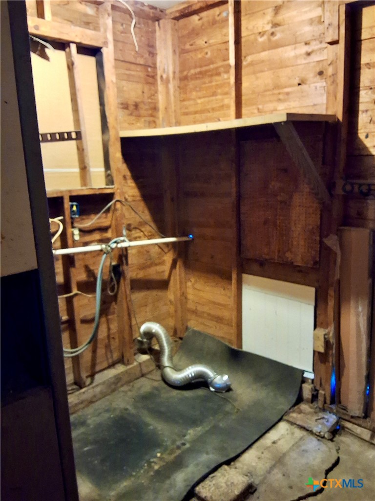 609 East Sarah Street Cuero, TX 77954 - Photo 11 of 14 a view of a room with gym equipment