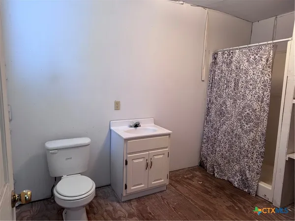 $87,500 | 609 East Sarah Street, Cuero, TX 77954