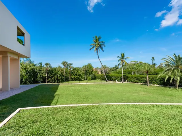 $22,000,000 | 6610 Gulf Of Mexico Drive, Longboat Key, FL 34228