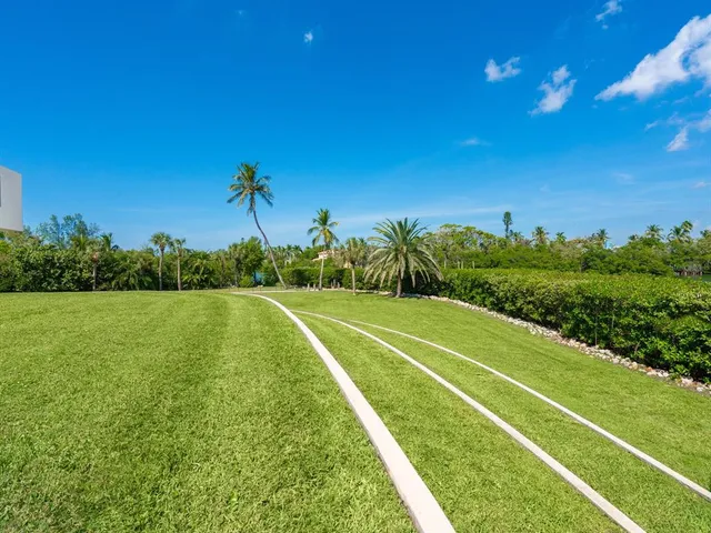 $22,000,000 | 6610 Gulf Of Mexico Drive, Longboat Key, FL 34228