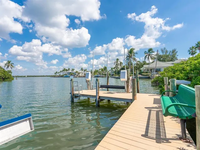 $22,000,000 | 6610 Gulf Of Mexico Drive, Longboat Key, FL 34228