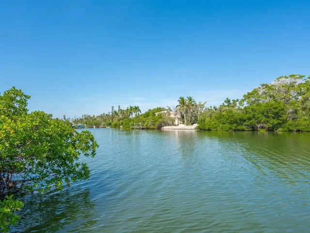 $22,000,000 | 6610 Gulf Of Mexico Drive, Longboat Key, FL 34228