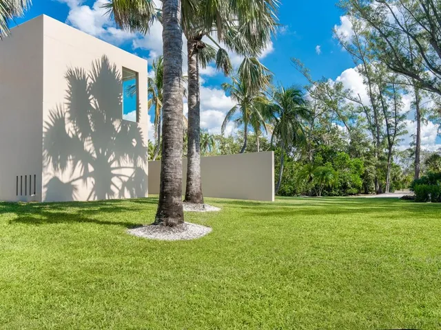 $22,000,000 | 6610 Gulf Of Mexico Drive, Longboat Key, FL 34228