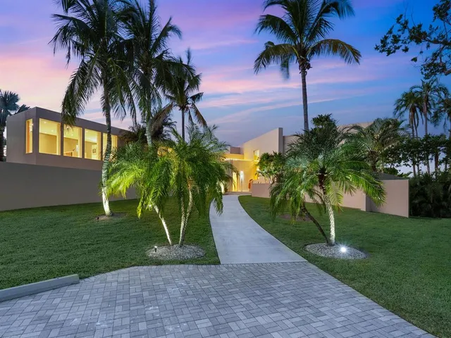 $22,000,000 | 6610 Gulf Of Mexico Drive, Longboat Key, FL 34228