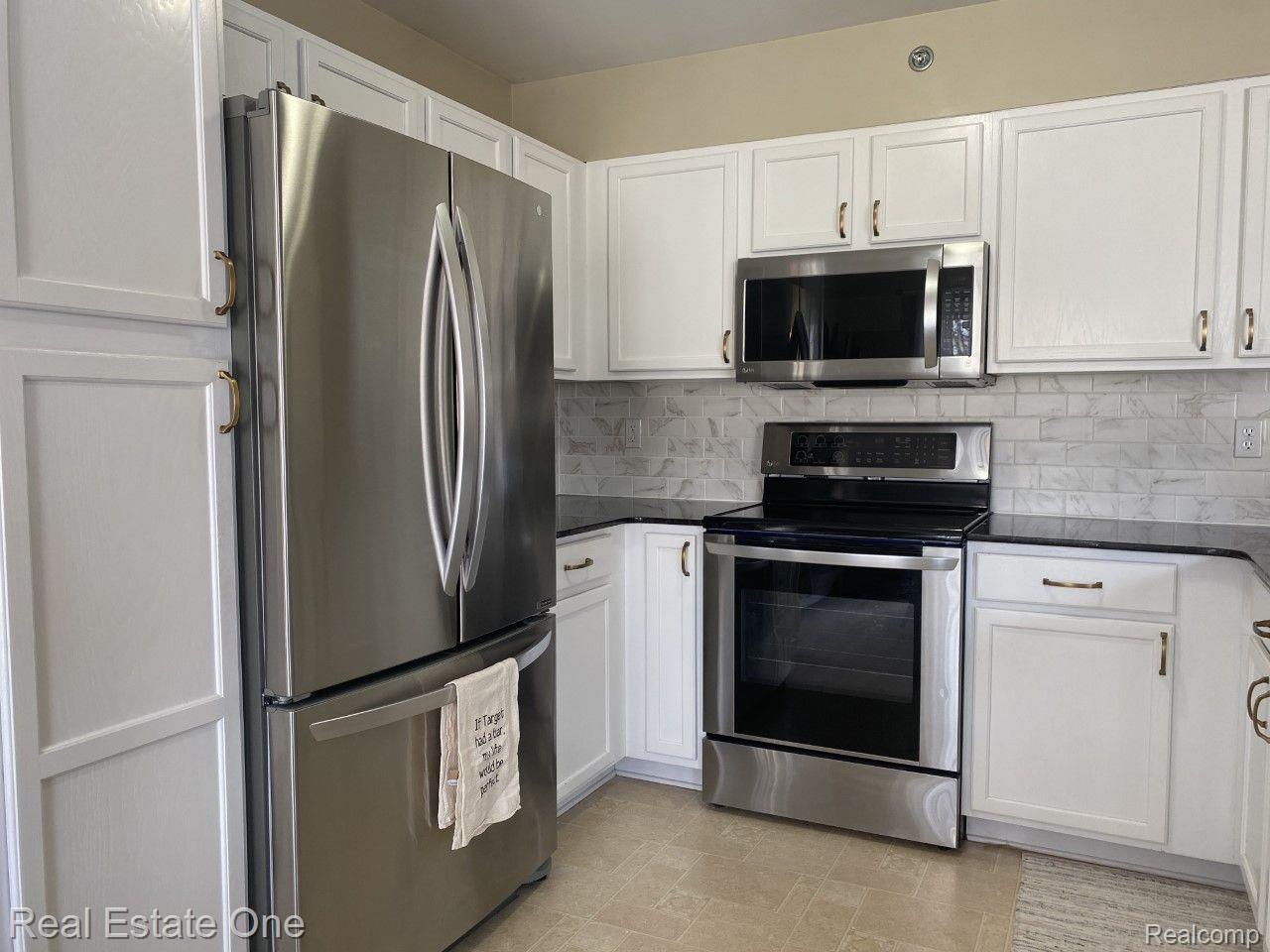 1704 Deepwood Circle Rochester, MI 48307 - Photo 14 of 51 Gallery Image 14