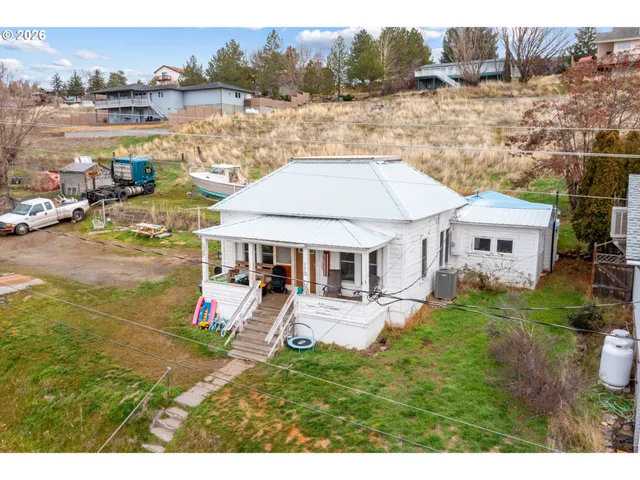 $195,000 | 110 North Gilmore Street, Heppner, OR 97836