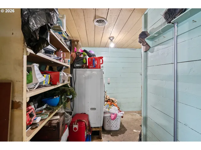 $195,000 | 110 North Gilmore Street, Heppner, OR 97836