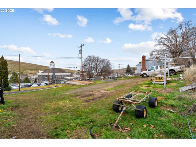 $195,000 | 110 North Gilmore Street, Heppner, OR 97836