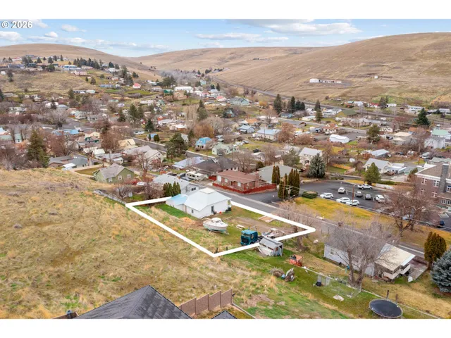 $195,000 | 110 North Gilmore Street, Heppner, OR 97836