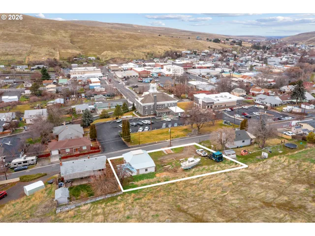 $195,000 | 110 North Gilmore Street, Heppner, OR 97836