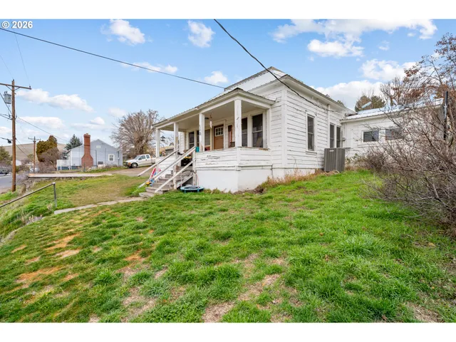 $195,000 | 110 North Gilmore Street, Heppner, OR 97836