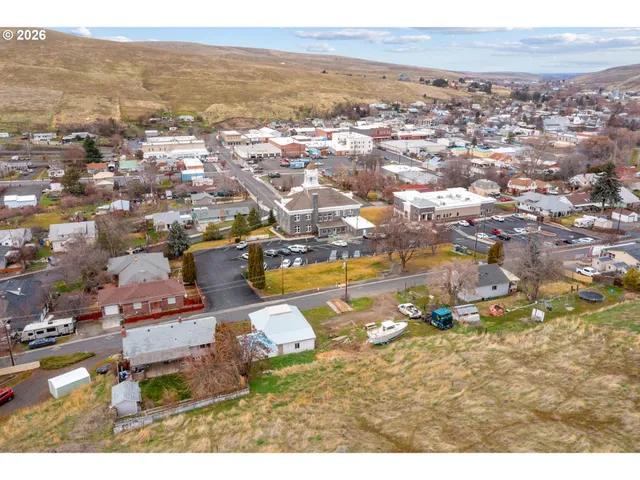 $195,000 | 110 North Gilmore Street, Heppner, OR 97836