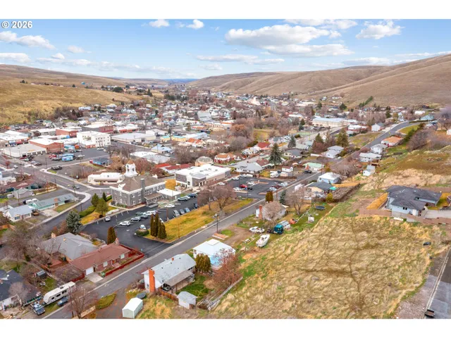 $195,000 | 110 North Gilmore Street, Heppner, OR 97836