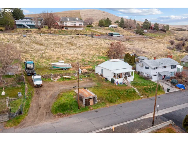 $195,000 | 110 North Gilmore Street, Heppner, OR 97836