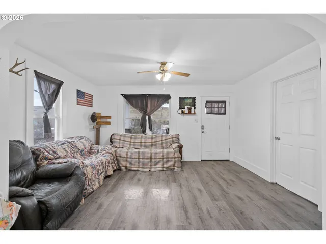 $195,000 | 110 North Gilmore Street, Heppner, OR 97836