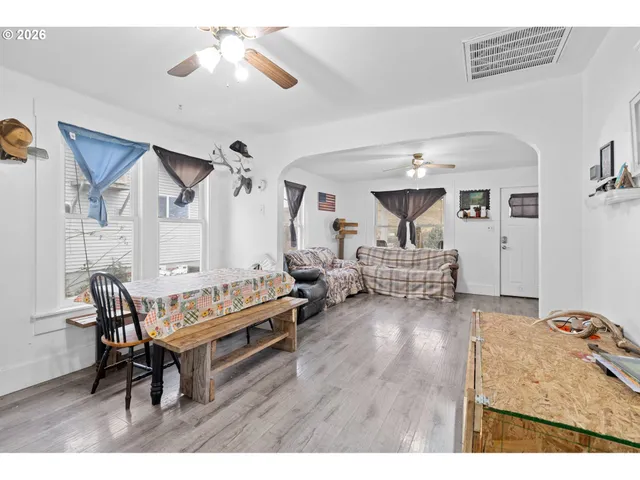 $195,000 | 110 North Gilmore Street, Heppner, OR 97836