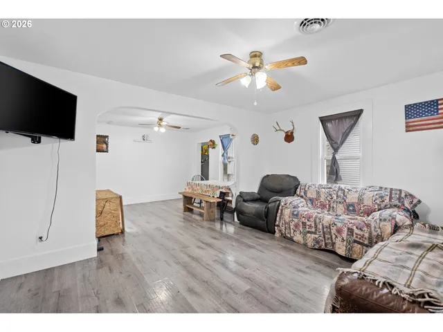 $195,000 | 110 North Gilmore Street, Heppner, OR 97836