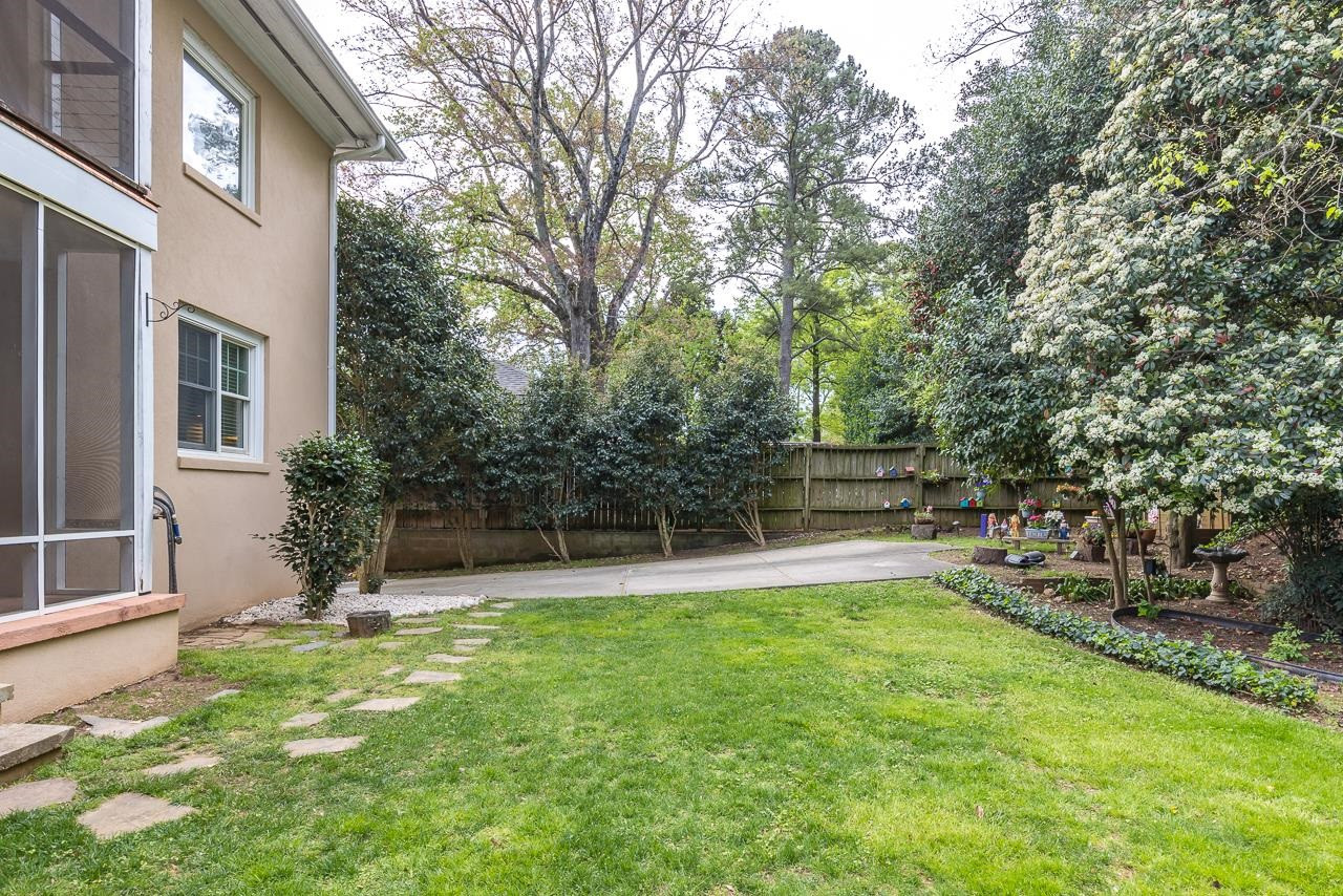 2223 Creston Road Raleigh, NC 27608 - Photo 36 of 43 Photo 36