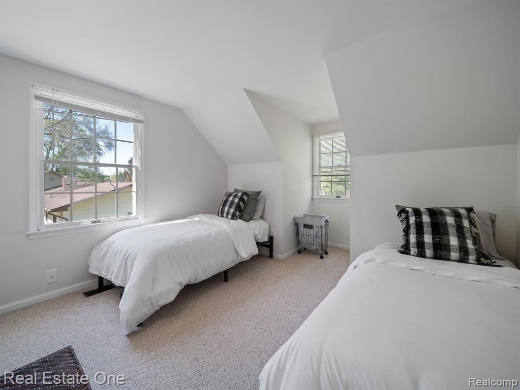 1462 Crest Road Howell, MI 48843 - Photo 13 of 26