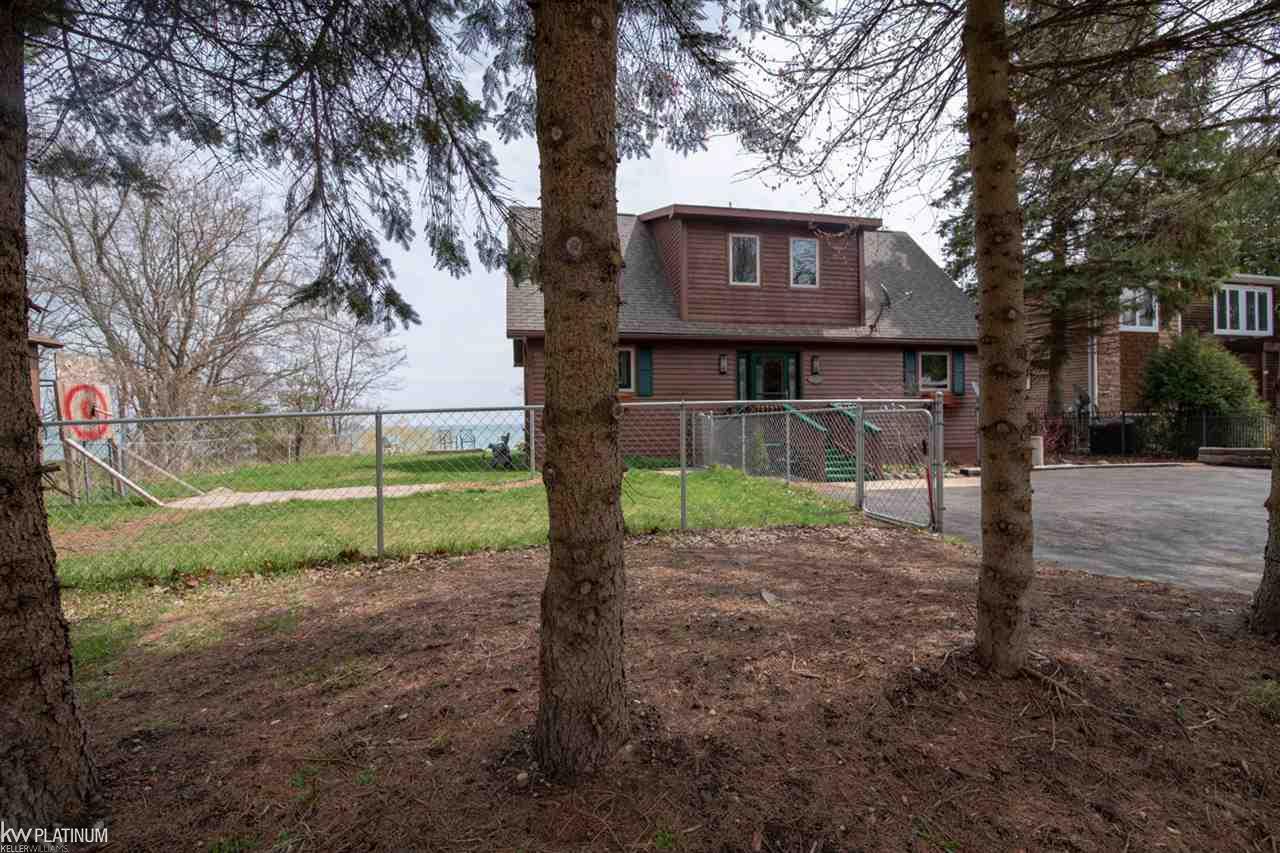2825 Lakeshore Road Applegate, MI 48401 - Photo 36 of 39 31378588-38.JPG