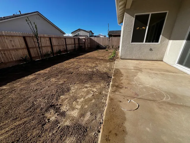 $2,900 | 2112 Daffodil Street, Kingsburg, CA 93631