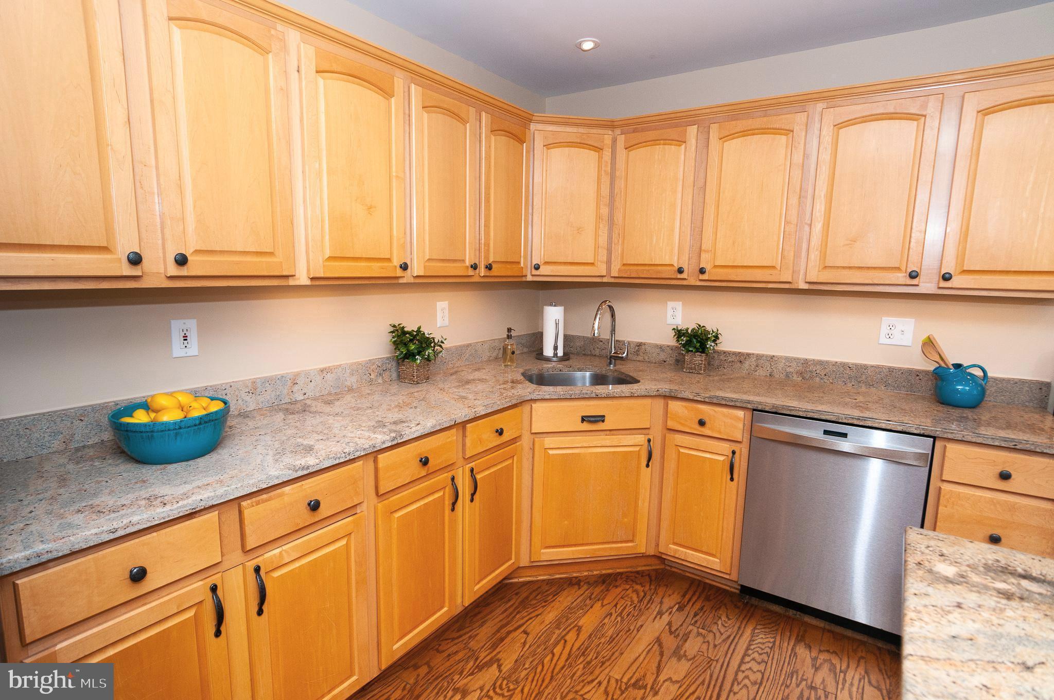 155 Coburn Road Pennington, NJ 08534 - Photo 15 of 31 Gorgeous granite countertops