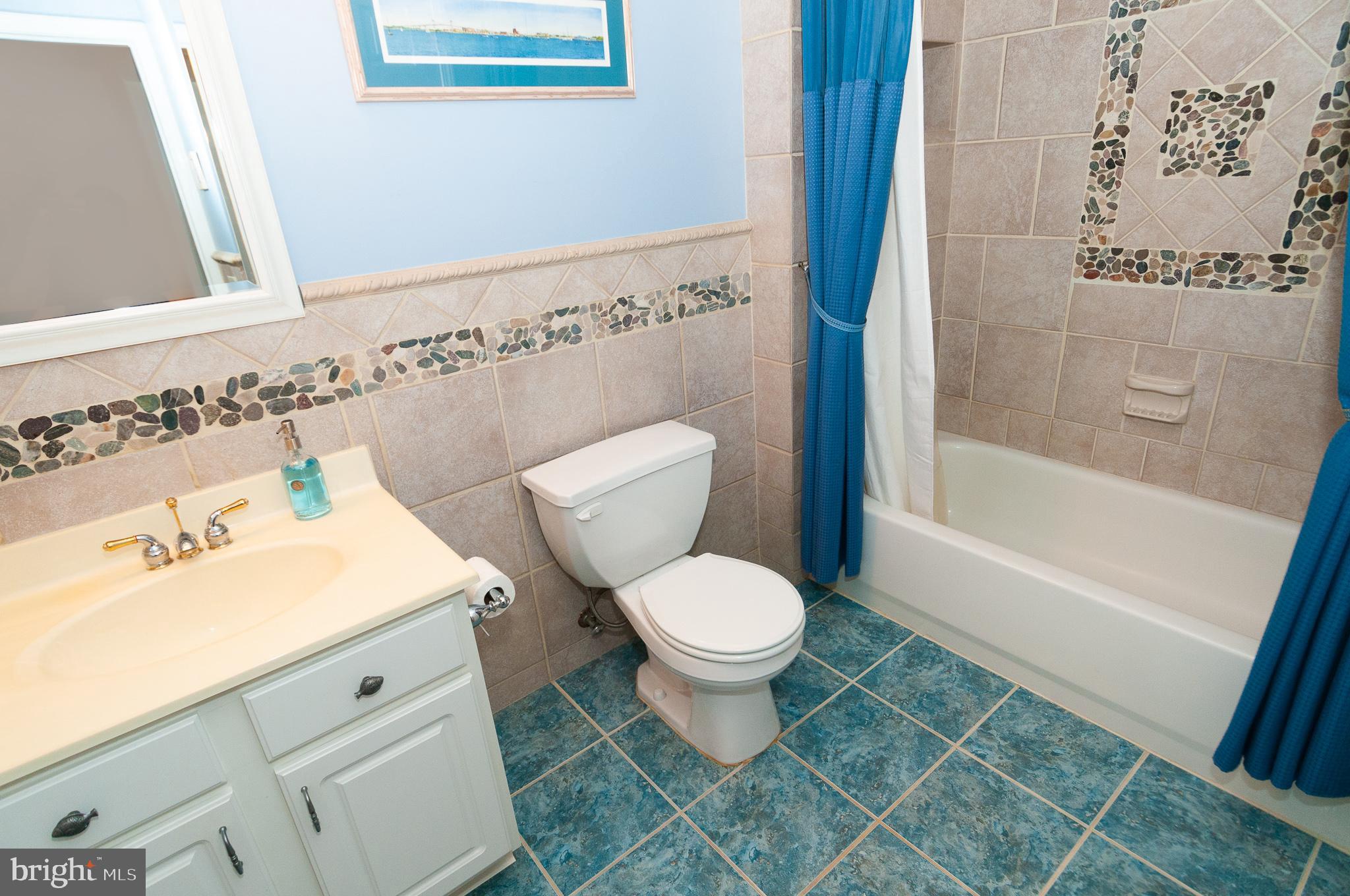 155 Coburn Road Pennington, NJ 08534 - Photo 27 of 31 Newer guest bath