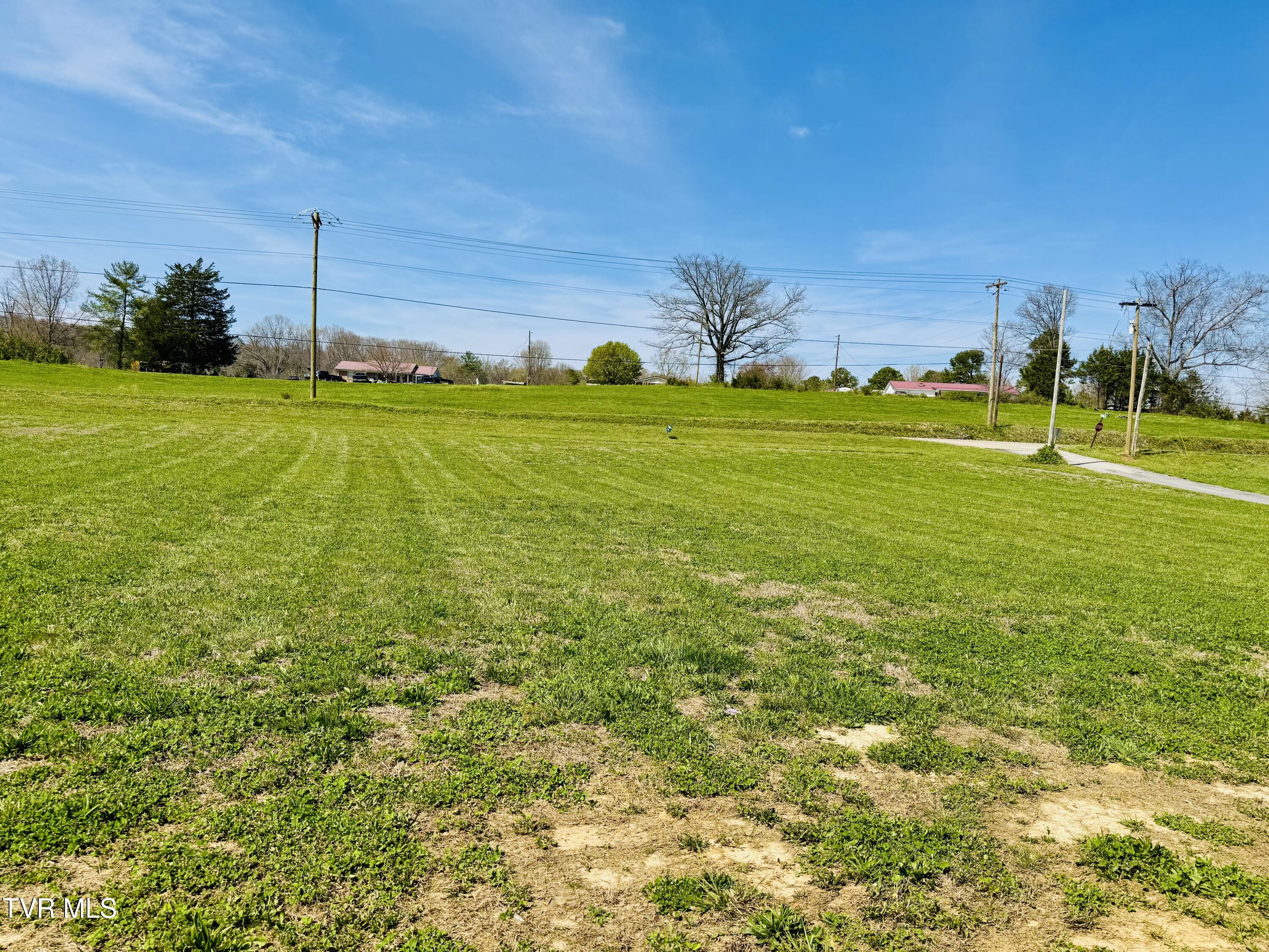 108 Young Road Bulls Gap, TN 37711 - Photo 2 of 17 IMG_3409