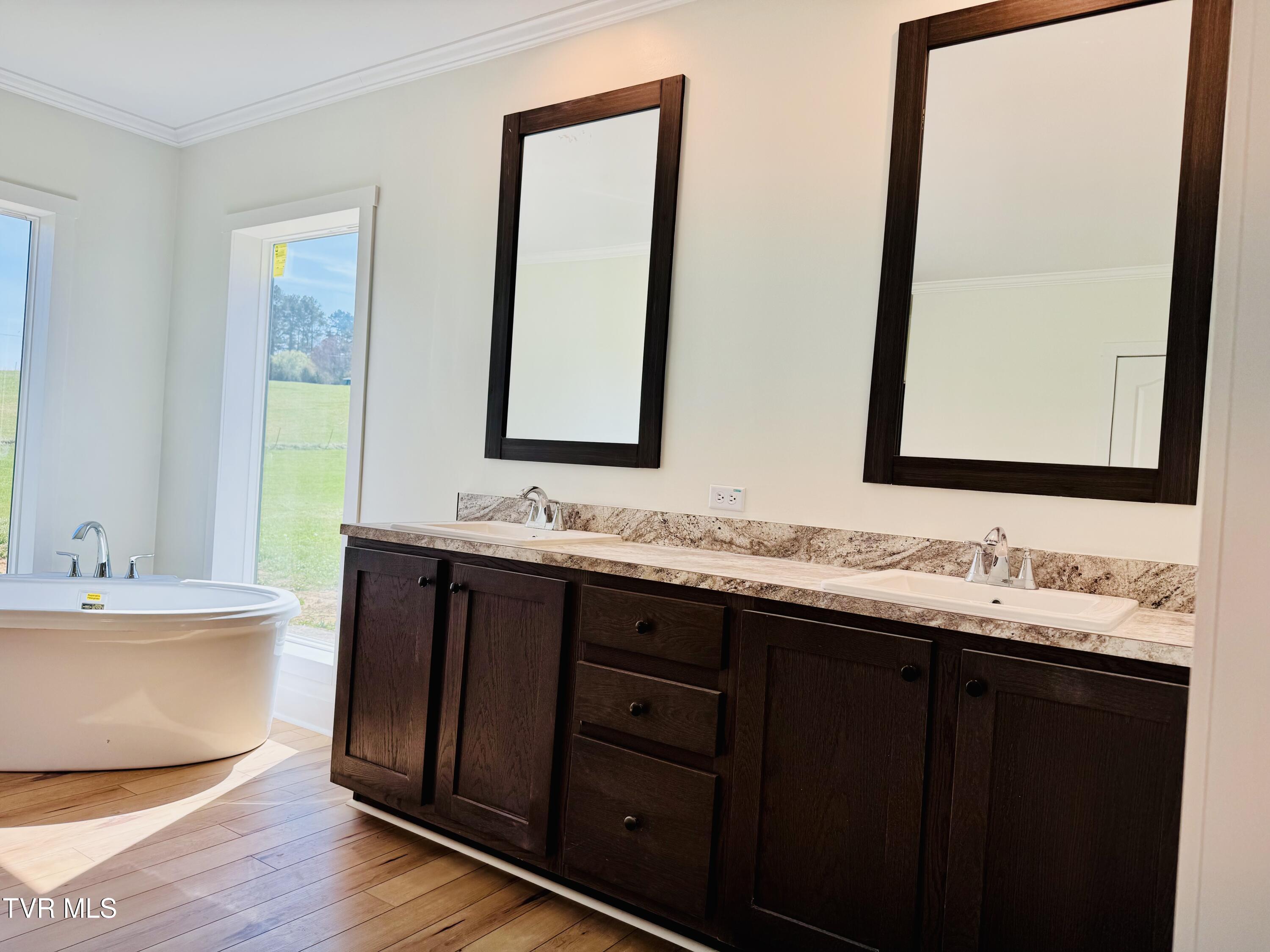 108 Young Road Bulls Gap, TN 37711 - Photo 7 of 17 IMG_3381