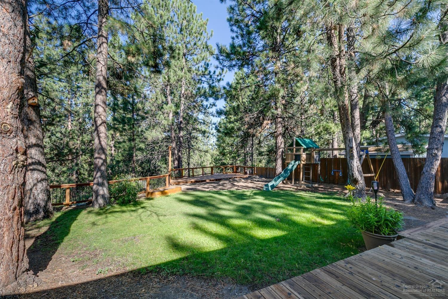 19026 Choctaw Road Bend, OR 97702 - Photo 2 of 23 Come and entertain your family and frien