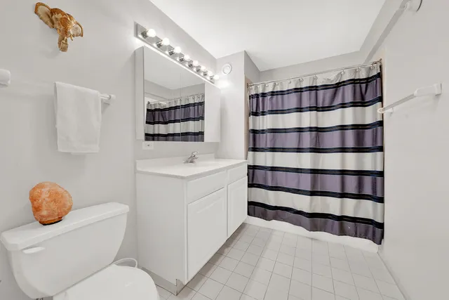 $3,800 | 545 North Dearborn Street, Unit 2011, Chicago, IL 60654