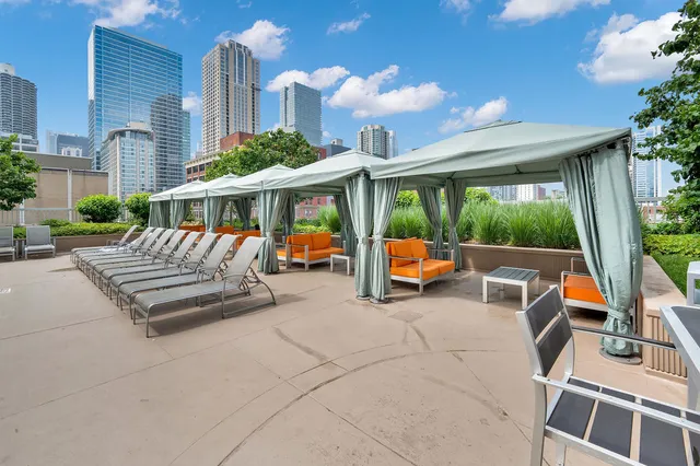 $3,800 | 545 North Dearborn Street, Unit 2011, Chicago, IL 60654