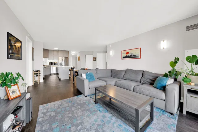 $3,800 | 545 North Dearborn Street, Unit 2011, Chicago, IL 60654