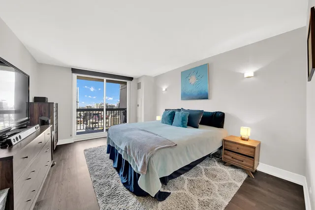 $3,800 | 545 North Dearborn Street, Unit 2011, Chicago, IL 60654