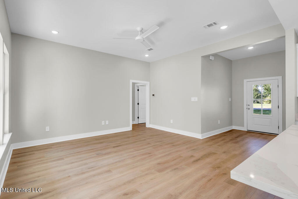 11098 Shorecrest Road Biloxi, MS 39532 - Photo 7 of 36 11098ShorecrestRd-7