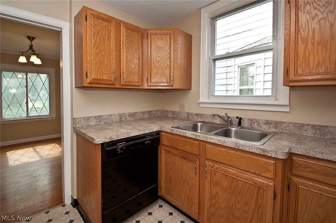 3627 Bainbridge Road Cleveland Heights, OH 44118 - Photo 6 of 21