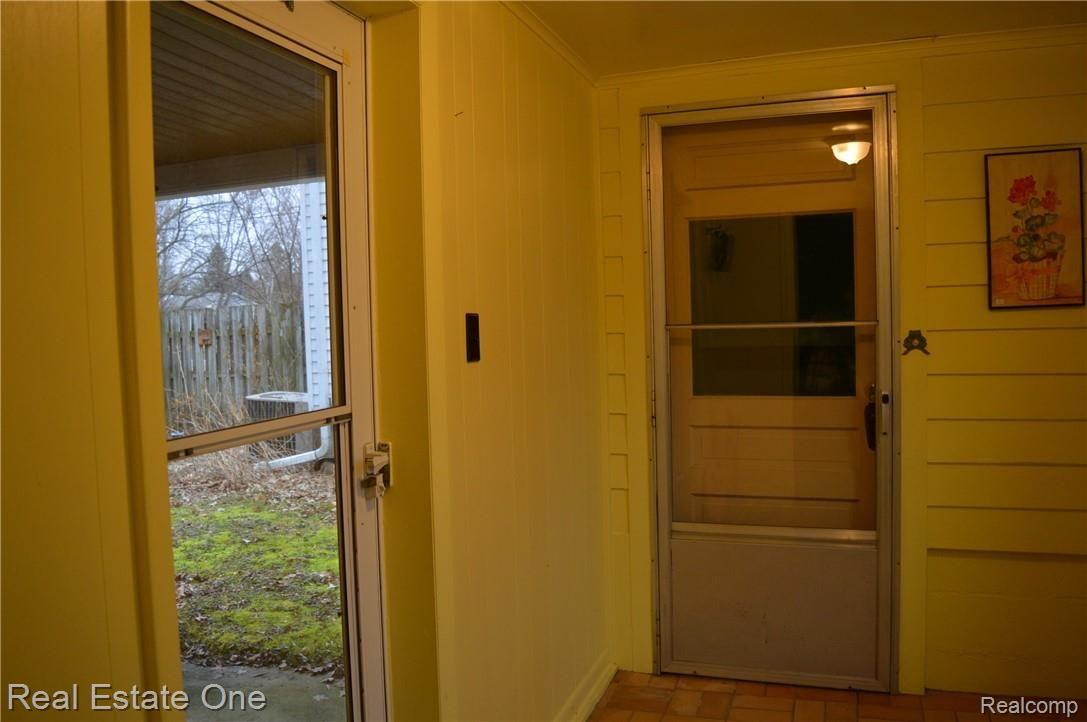 445 West Livingston Road Highland, MI 48357 - Photo 28 of 34 DSC_0621.JPG
