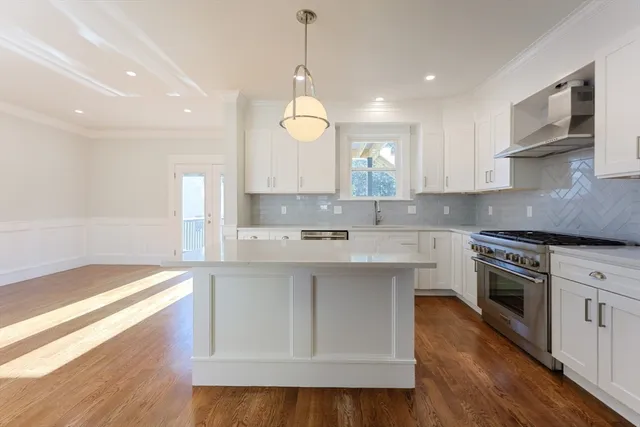 $899,000 | 19 Fenwick Street, Unit 4, Somerville, MA 02145