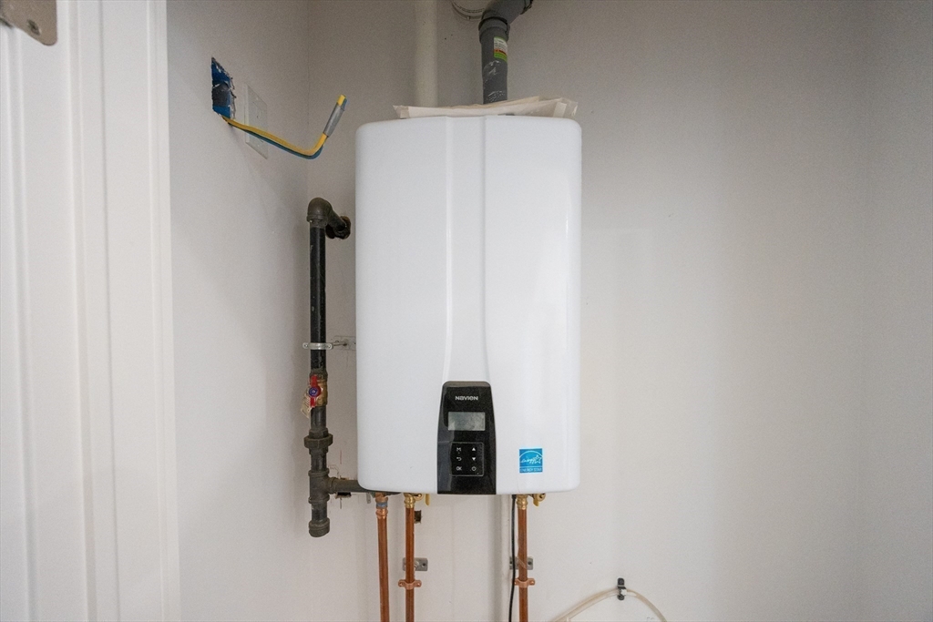 19 Fenwick Street, Unit 4 Somerville, MA 02145 - Photo 29 of 33 a bathroom with a shower