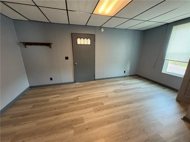 a view of empty room with window