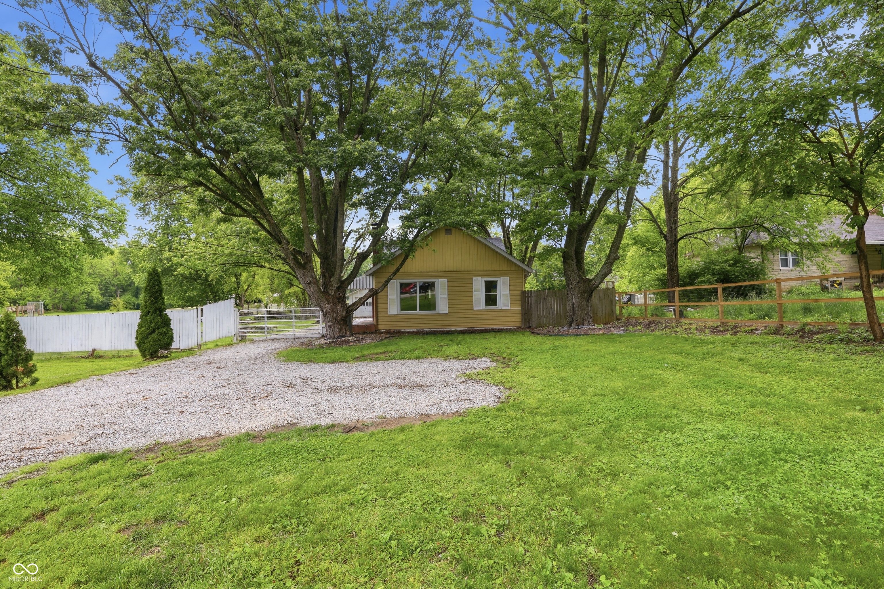 8520 Morgantown Road Indianapolis, IN 46217 - Photo 22 of 31