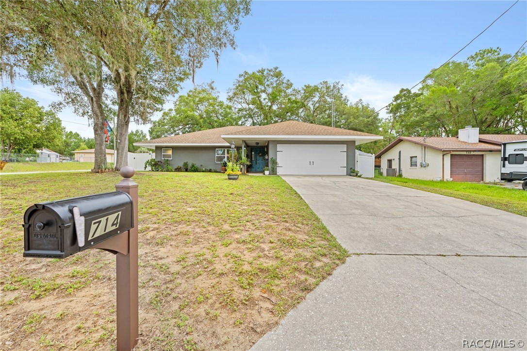 714 Spruce Street Inverness, FL 34452 - Photo 2 of 46