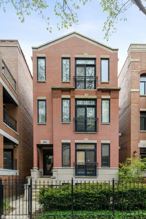 $5,000 | 882 West Lill Avenue, Unit 1, Chicago, IL 60614