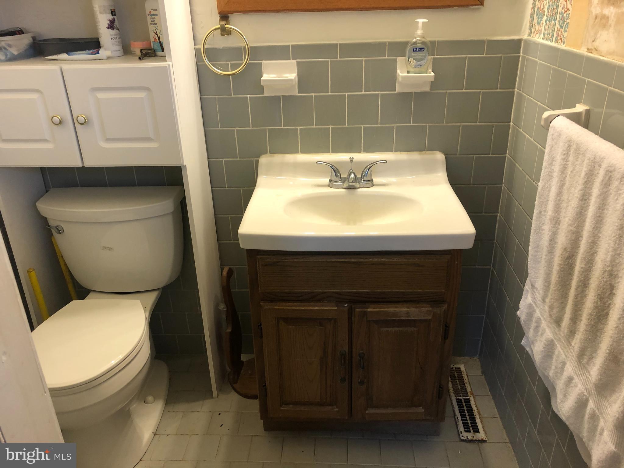 15 Greystone Road Ambler, PA 19002 - Photo 20 of 26 Half Bath in Main Bedroom