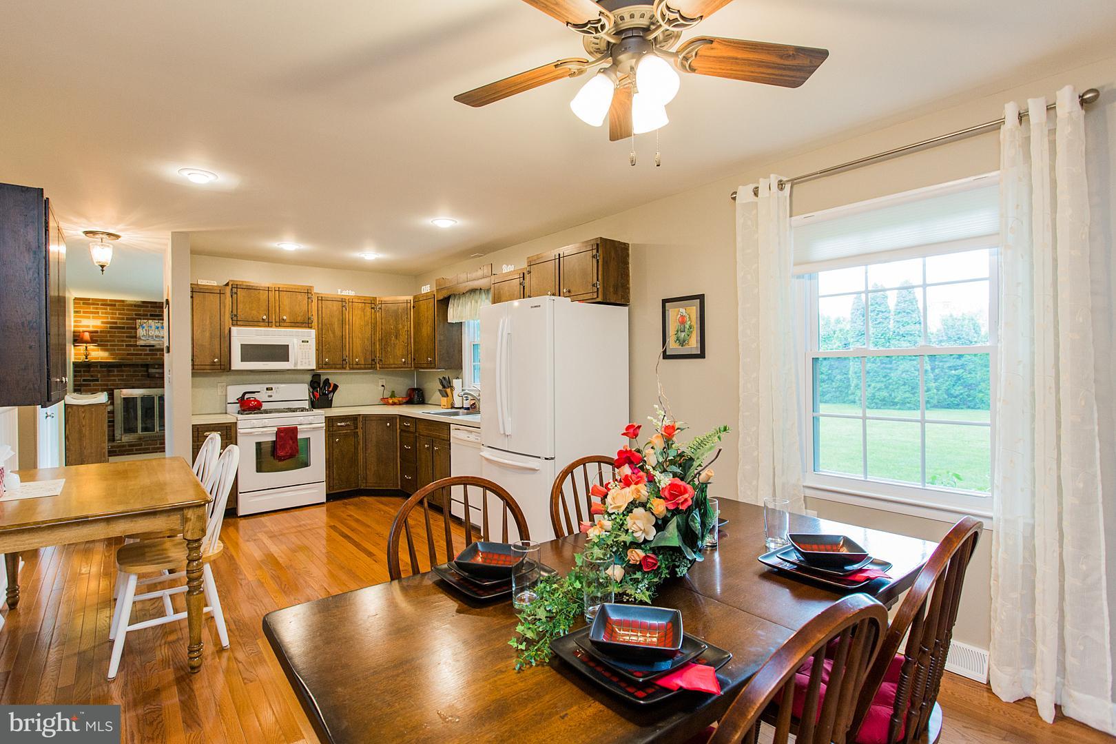 340 Longmeadow Road Lancaster, PA 17601 - Photo 22 of 48 lots of space to host dinner parties
