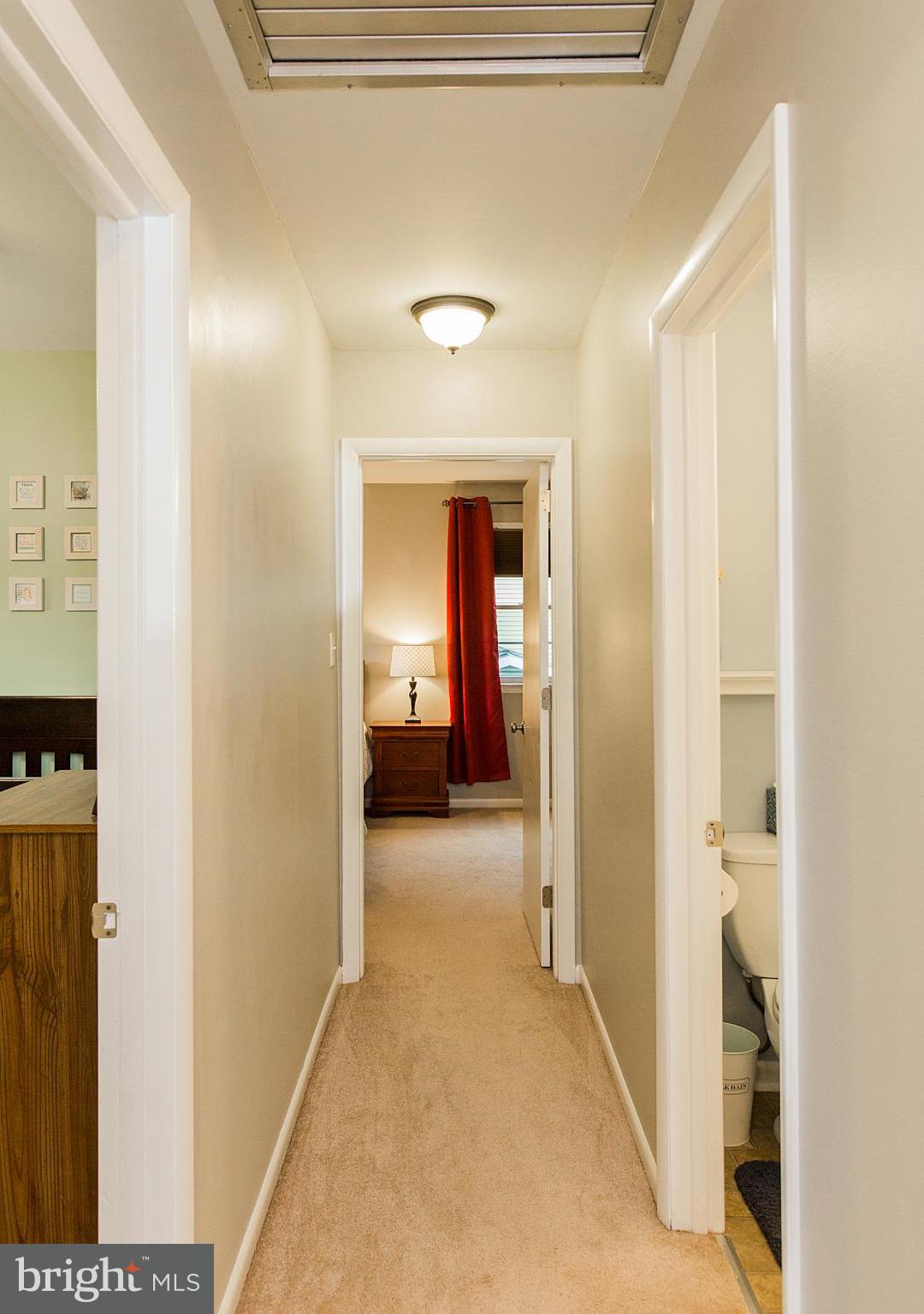 340 Longmeadow Road Lancaster, PA 17601 - Photo 30 of 48 2nd floor hallway